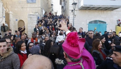 Miles de personas llegan a Belén al comenzar las festividades navideñas