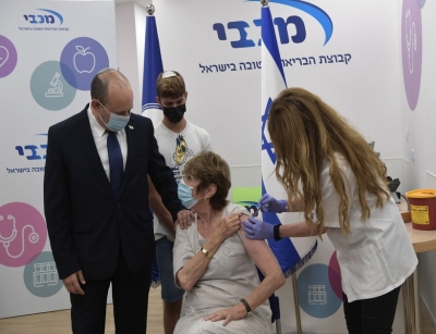 Anticuerpos en personas inmunodeprimidas tras la tercera dosis crecen un 43 % en Israel