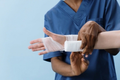 La empresa israelí RedDress diseñó un vendaje creado a partir de la propia sangre para pacientes con problemas de cicatrización