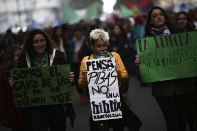 Cámara de Diputados de Argentina aprueba ley que despenaliza el aborto